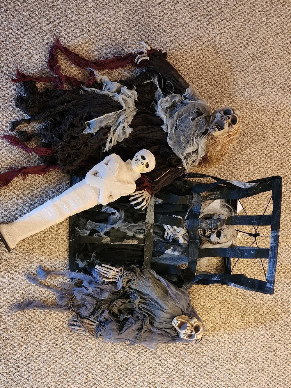 ☠️Haunted Halloween Decor 👻 Med Lot of 4 Hanging Creepy Ghouls & Mummy NWT!